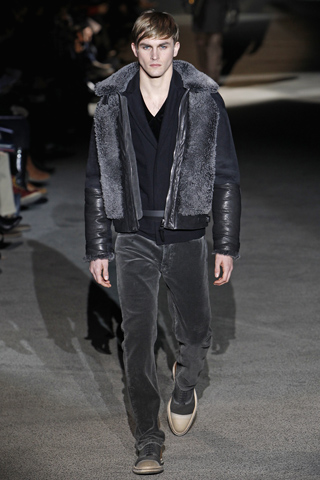 Louis Vuitton / - 2011-2012